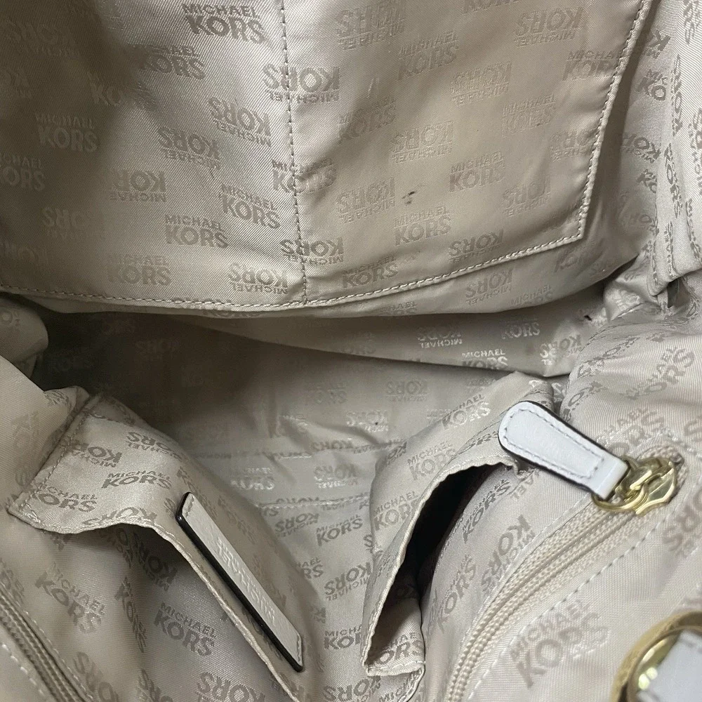 Michael Kors Womens Signature Jet Set Canvas Tote tan and gold. EUC 10x15x6
